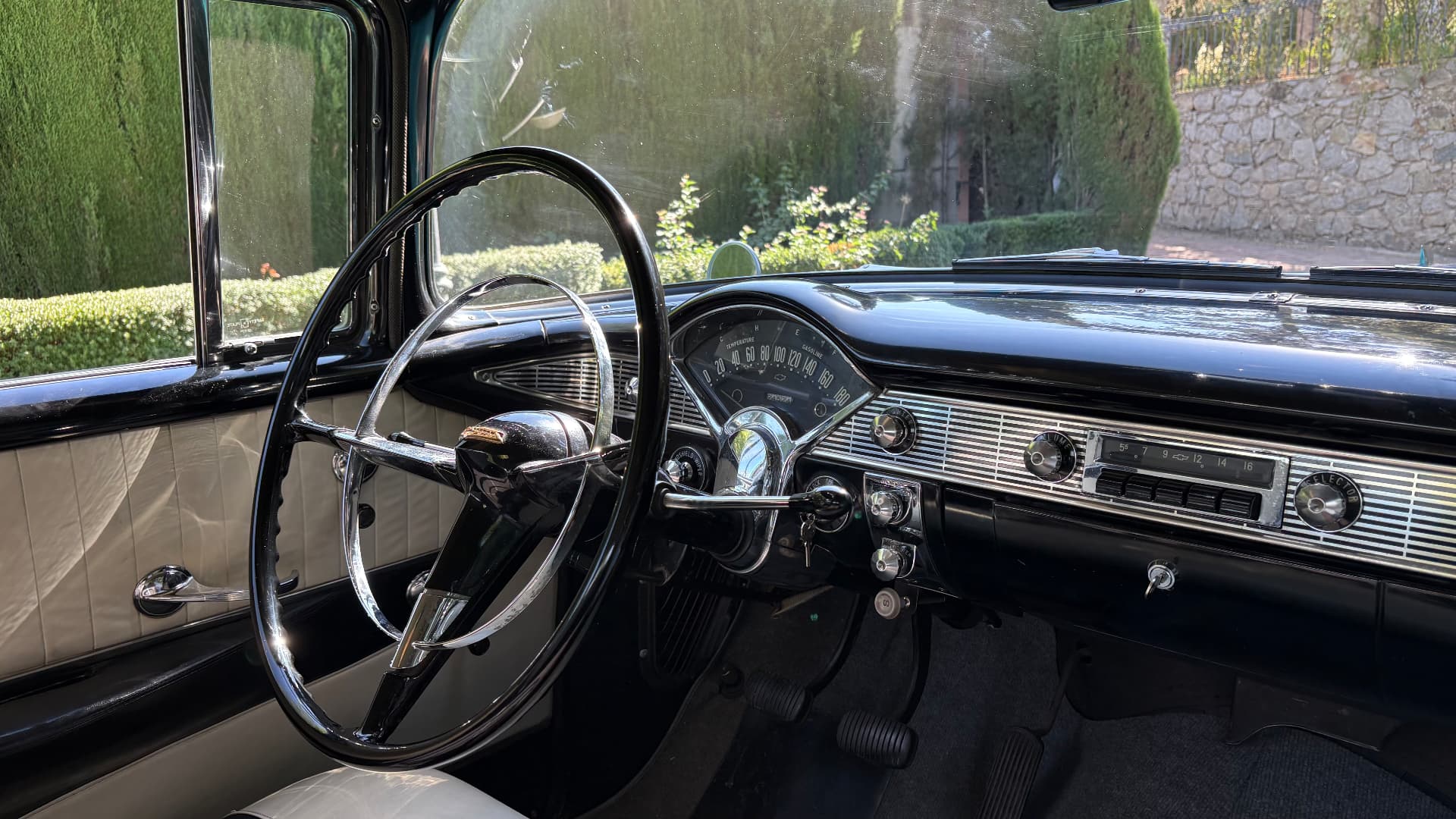 Chevrolet Bel Air interior — exterior 5