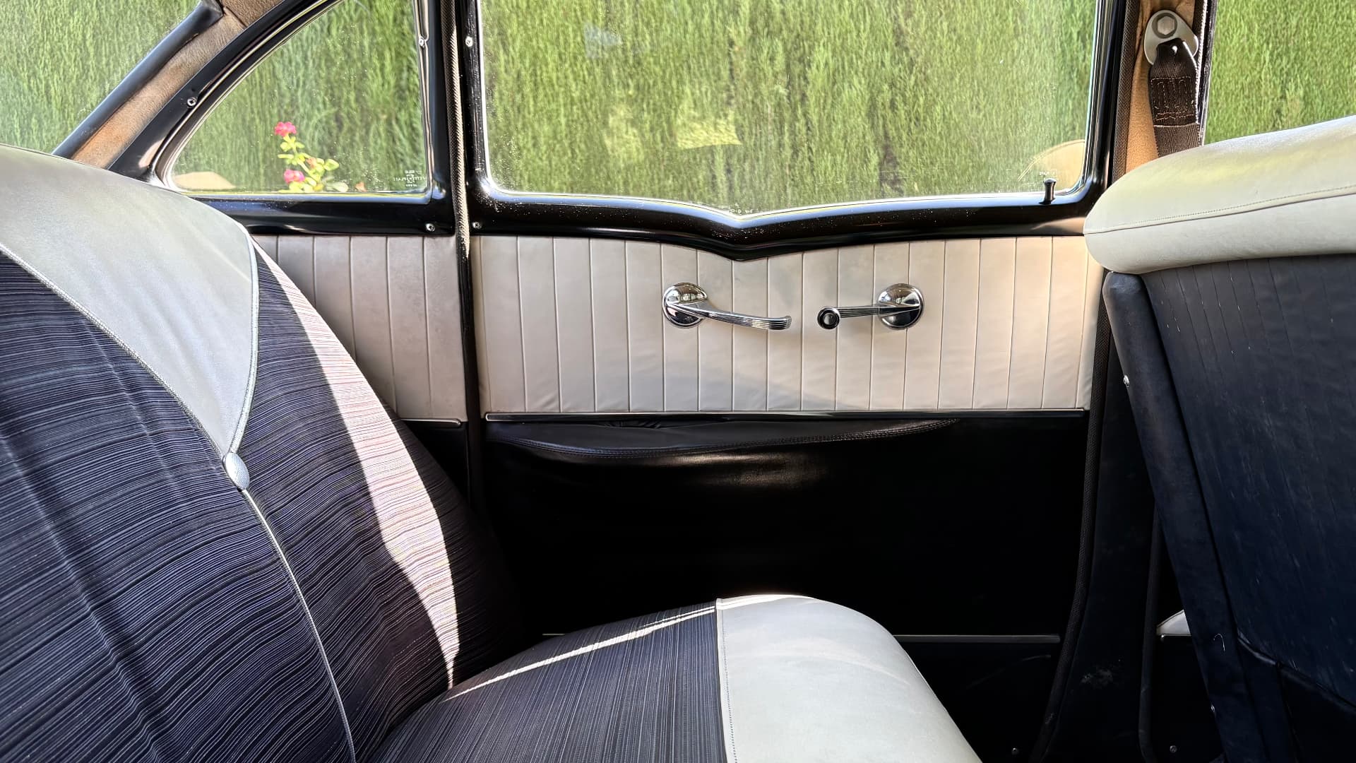 Chevrolet Bel Air interior — exterior 8