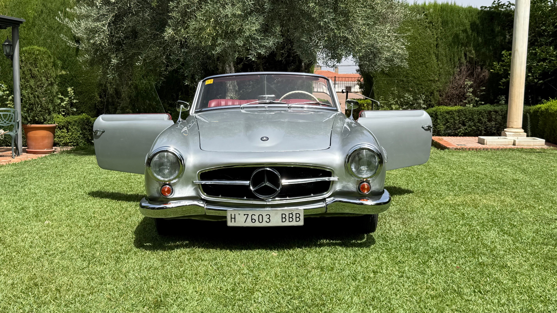 Mercedes-Benz 190 SL — exterior 1