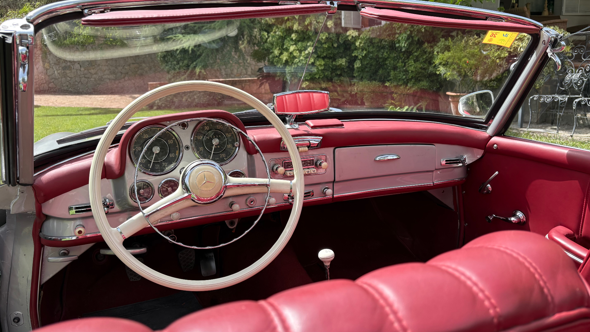 Mercedes-Benz 190 SL interior — exterior 2